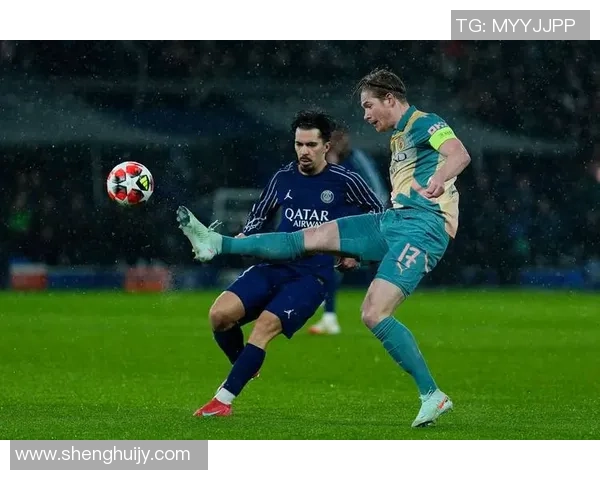 足球明星之间幽默互动的精彩瞬间与趣味对话分享 足球明星之间幽默互动的精彩瞬间与趣味对话分享